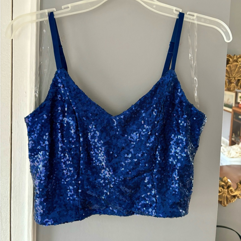 Love & Piece Blue Sequin Top Size Medium